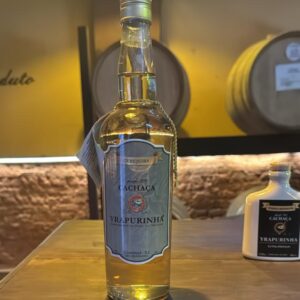 Cachaça armazenada em tonel cerejeira 700ml